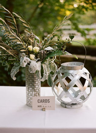 Свадьба в деталях: ели и еловые ветки 