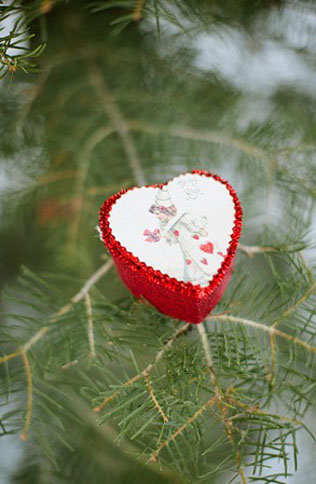 Свадьба в деталях: ели и еловые ветки 