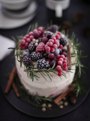 Свадьба в деталях: ели и еловые ветки 