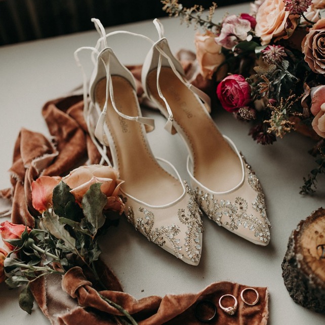 Какую обувь выбирают осенние невесты?
