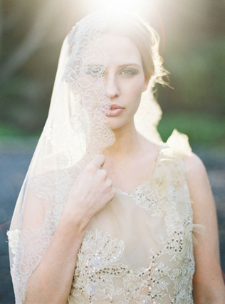 Фата-мантилья: секреты выбора 