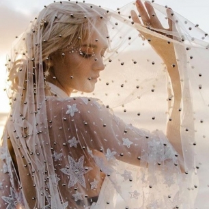 Изысканная тенденция: фата с узором в горошек