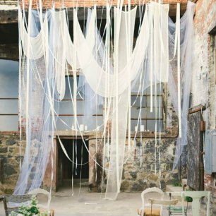 Свадебное вдохновение: 41 фон для церемонии в помещении