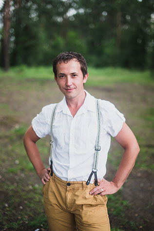 Фотосессия lovestory в стиле рустик, образ жениха