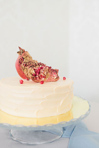 «Маленький принц»: стилизованная свадебная фотосессия, торт с гранатом