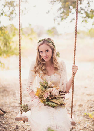 Свадебная фотосессия на качелях, образ невесты