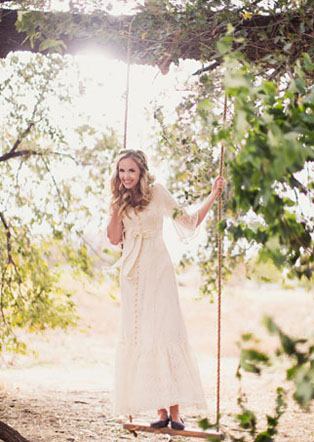 Свадебная фотосессия на качелях, образ невесты