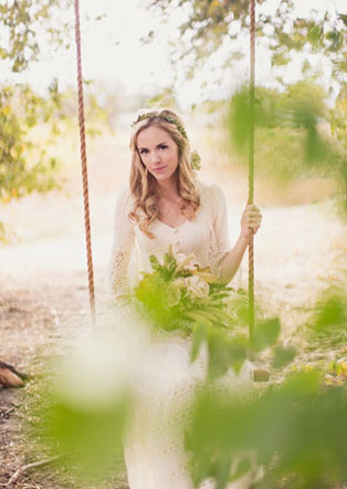 Свадебная фотосессия на качелях, образ невесты