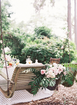 Свадебная фотосессия на качелях, качели