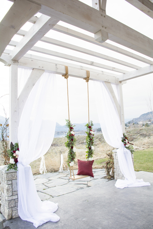 Свадебная фотосессия на качелях, качели