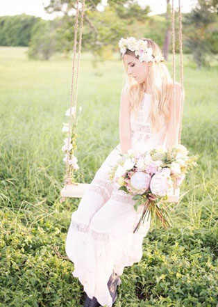 Свадебная фотосессия на качелях, невеста на качелях