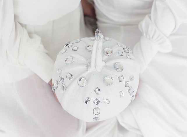  Frozen autumn, свадьба в серебристом цвете, тыква, украшенная стразами