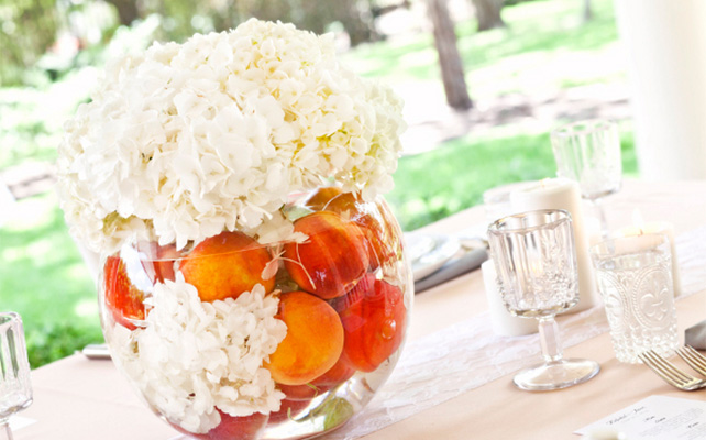 Фрукты в декоре свадебного стола