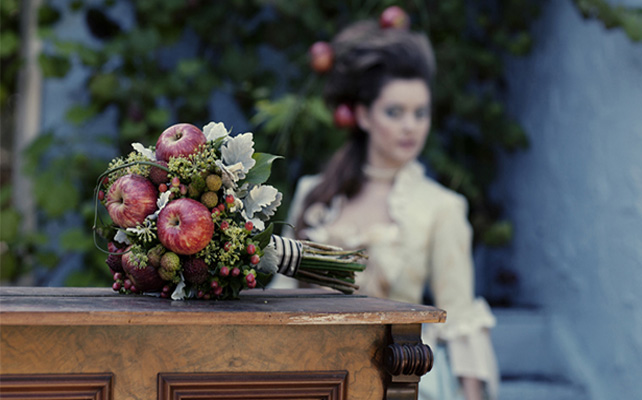 Фрукты в букете невесты