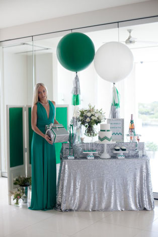 Гигантские воздушные шары, сладкий стол с большими шарами