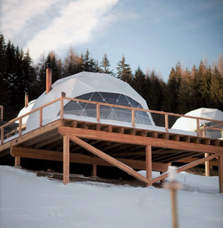 Глэмпинг как идеальный вариант для девичника 