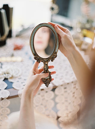 годовщина свадьбы на крыше, винтажное зеркальце