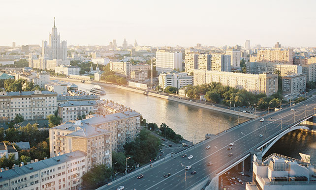 годовщина свадьбы на крыше, вид с крыши