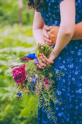 годовщина свадьбы в сказочном лесу, букет для фотосессии