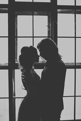 Готичная свадьба, жених и невеста