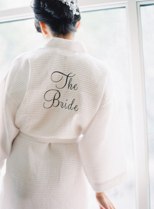 Утренний дресс-код: халатики для невесты и ее подружек 