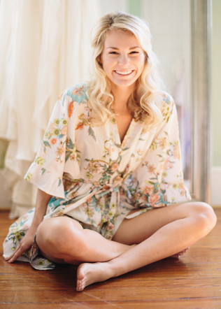 Утренний дресс-код: халатики для невесты и ее подружек 