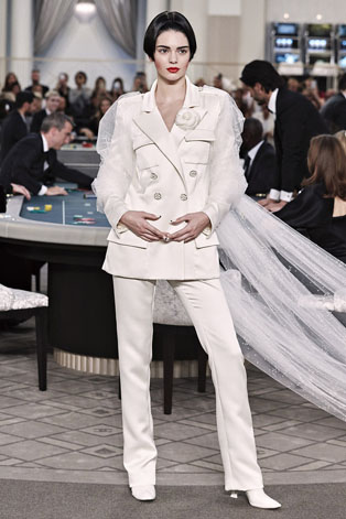 Королевская роскошь Haute Couture: свадебные платья осень-зима 2015 