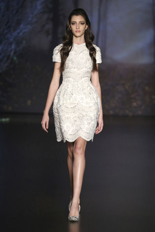 Королевская роскошь Haute Couture: свадебные платья осень-зима 2015 