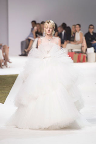 Haute Couture осень-зима 2016: 40 самых красивых платьев для невест 