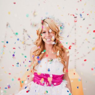 Идеальный кадр: свадебное фото с конфетти