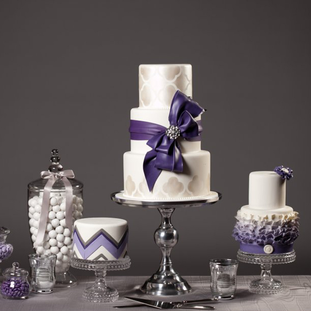 Фиолетовый свадебный торт: 30 идей поразительного оформления