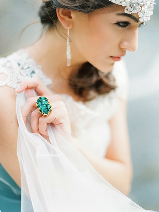 Изумрудная сказка: 50 свадебных фотоидей, невеста в изумрудном платье