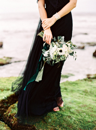 Изумрудная сказка: 50 свадебных фотоидей, букет невесты