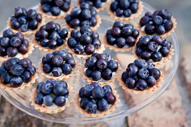 Ягодное настроение для свадьбы, тарталетки с ягодами