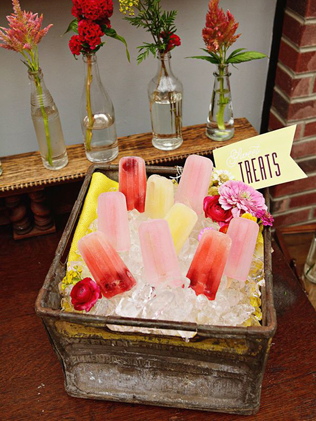 Сладкий лед: 40 идей десертов для жаркой летней свадьбы 