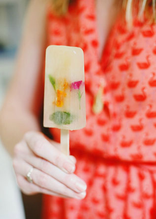 Сладкий лед: 40 идей десертов для жаркой летней свадьбы 