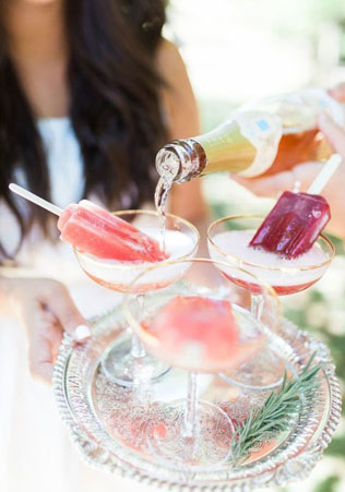 Сладкий лед: 40 идей десертов для жаркой летней свадьбы 