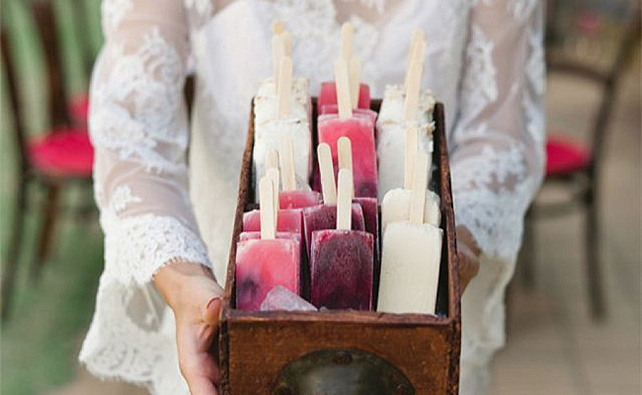 Сладкий лед: 40 идей десертов для жаркой летней свадьбы 