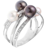Кольцо из белого золота с бриллиантами и жемчугом