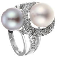 Кольцо из белого золота с бриллиантами и жемчугом