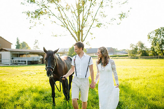 Наперекор традициям: женихи выбирают шорты 
