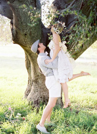 Наперекор традициям: женихи выбирают шорты 