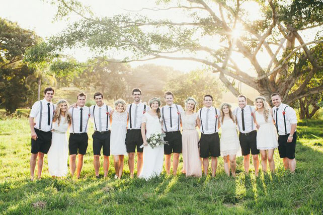 Наперекор традициям: женихи выбирают шорты 