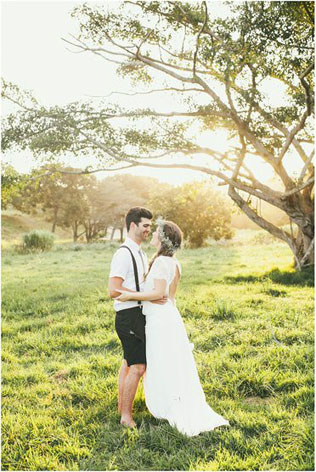 Наперекор традициям: женихи выбирают шорты 