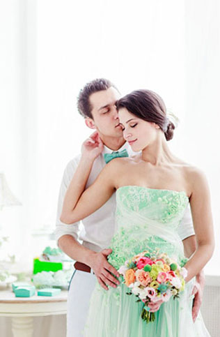 Наперекор традициям: женихи выбирают шорты 