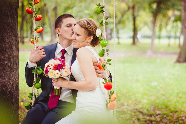 качели на свадьбе