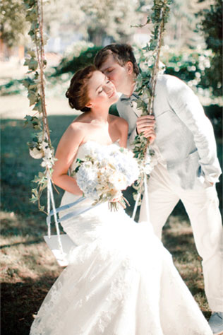 качели на свадьбе