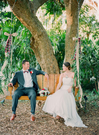 качели на свадьбе