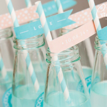 Найти цветы оттенка тиффани сложно, но всегда можно покрасить их в нужный тон!