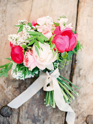 Советуют профессионалы: как сохранить свадебный букет в жаркую погоду 